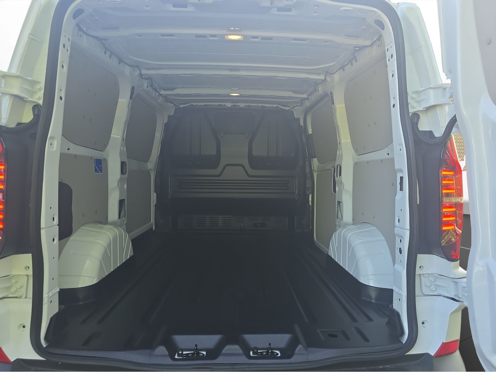Volkswagen - T7 Transporter_8