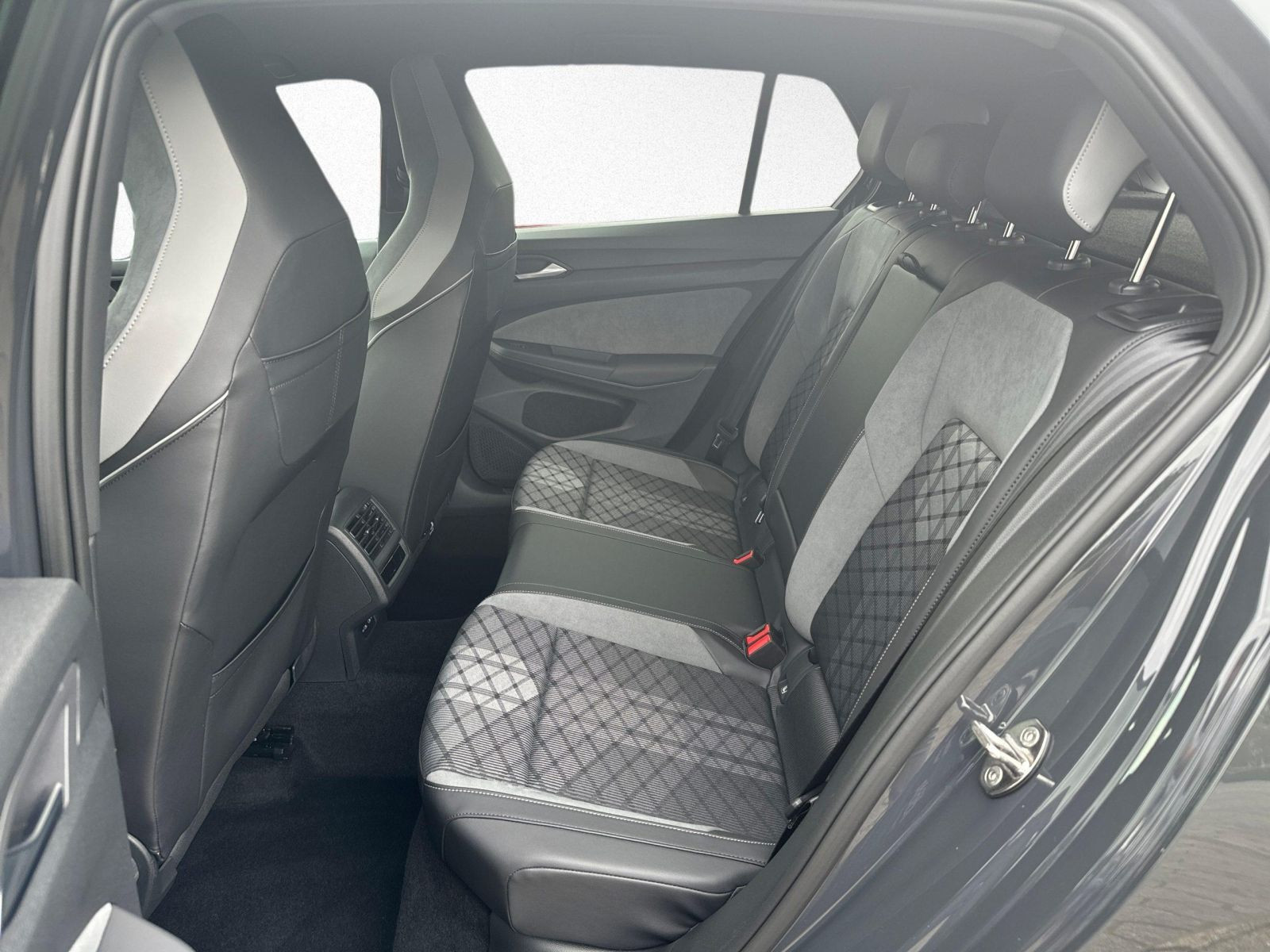 Volkswagen - Golf_14