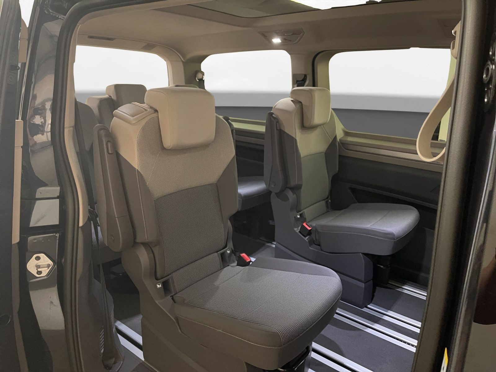 Volkswagen - Multivan_15
