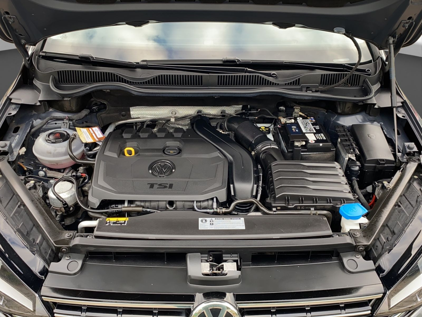 Volkswagen - Golf Sportsvan_23