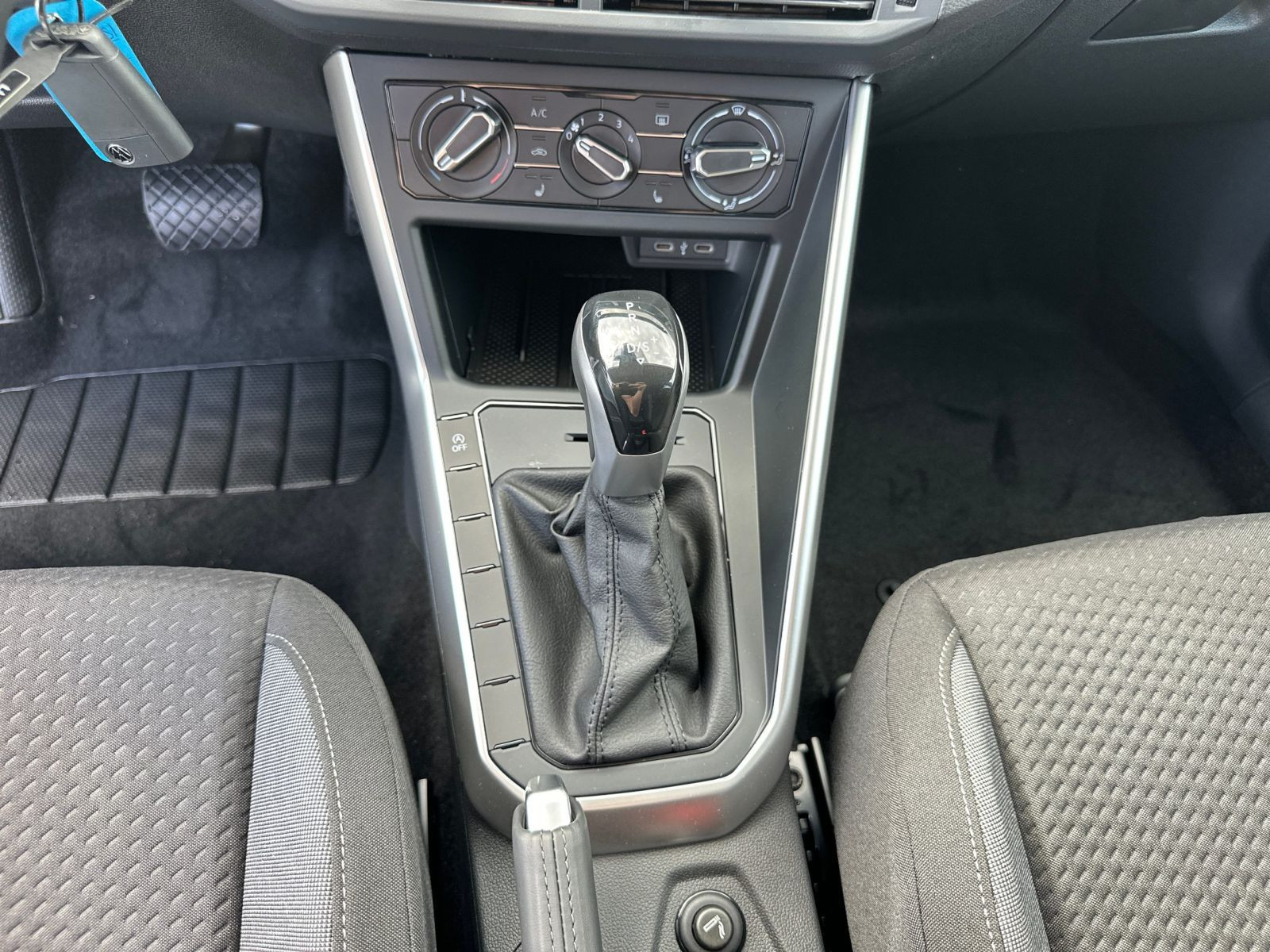 Volkswagen - Polo_15