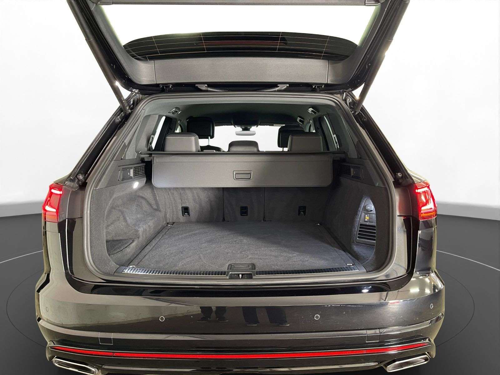 Volkswagen - Touareg_24
