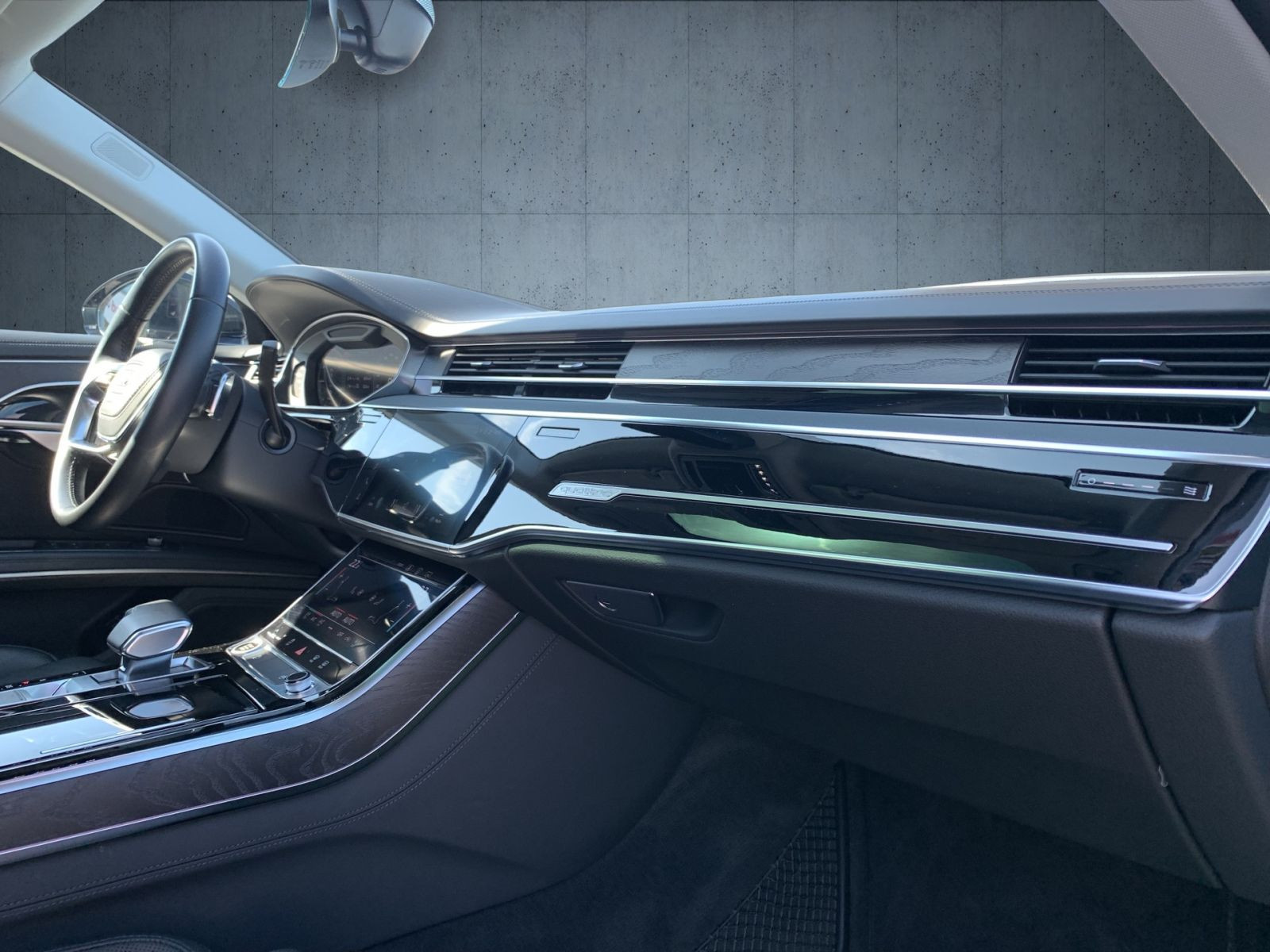 Audi - A8_17