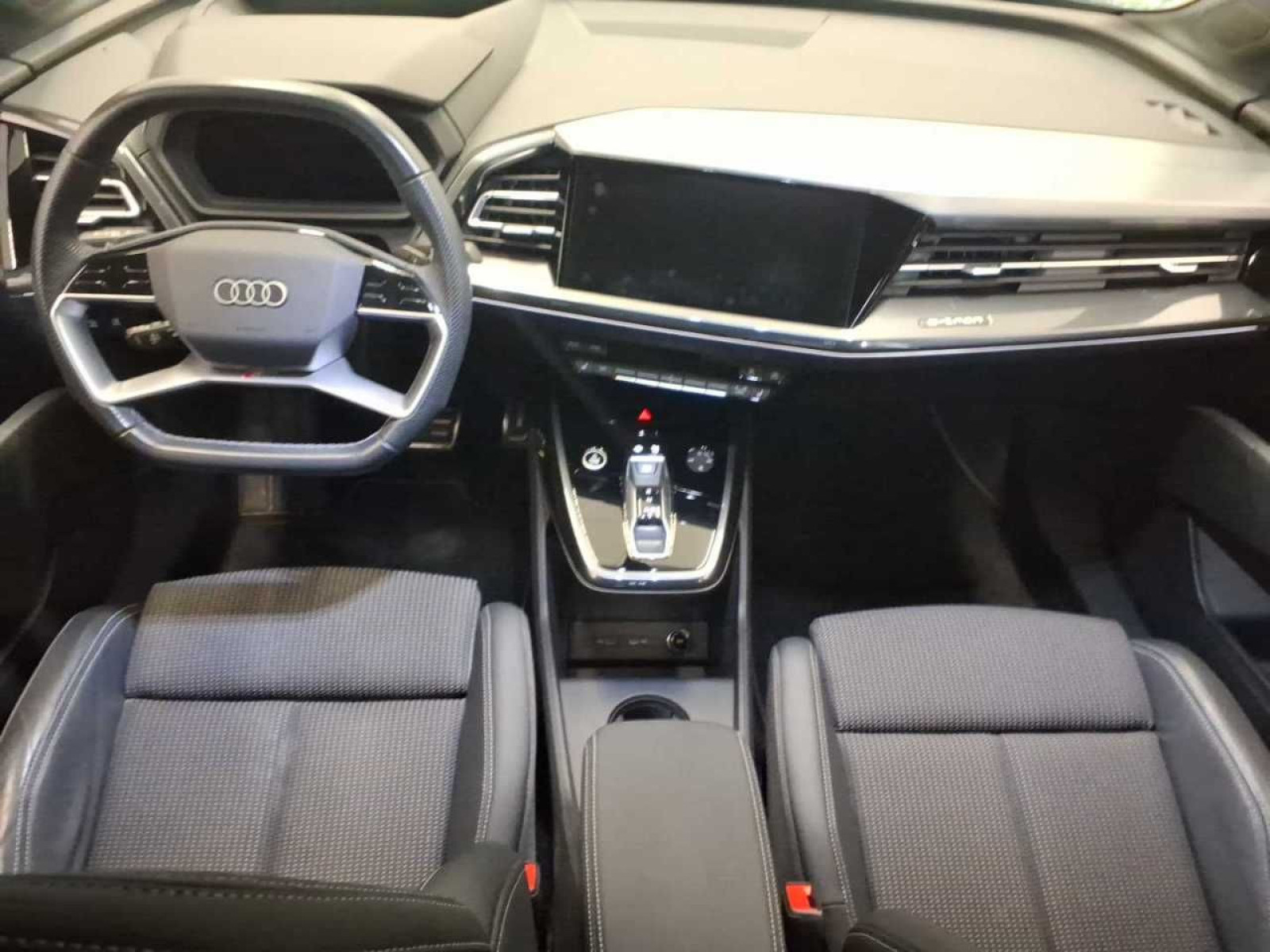 Audi - Q4_6