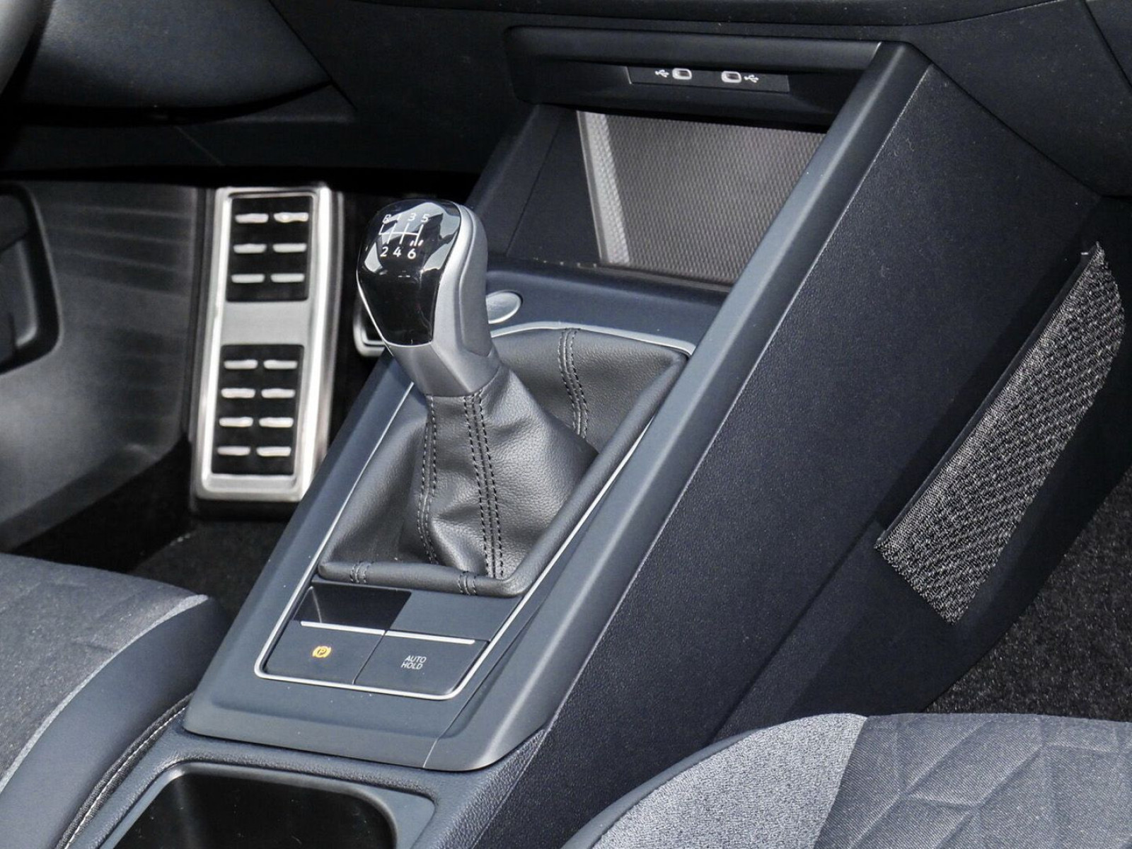 Volkswagen - Golf_6