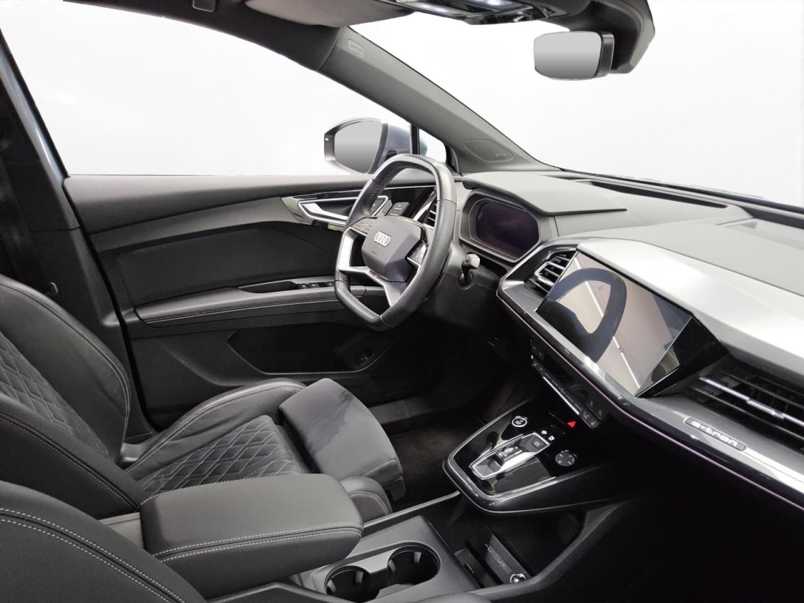 Audi - Q4 e-tron_5