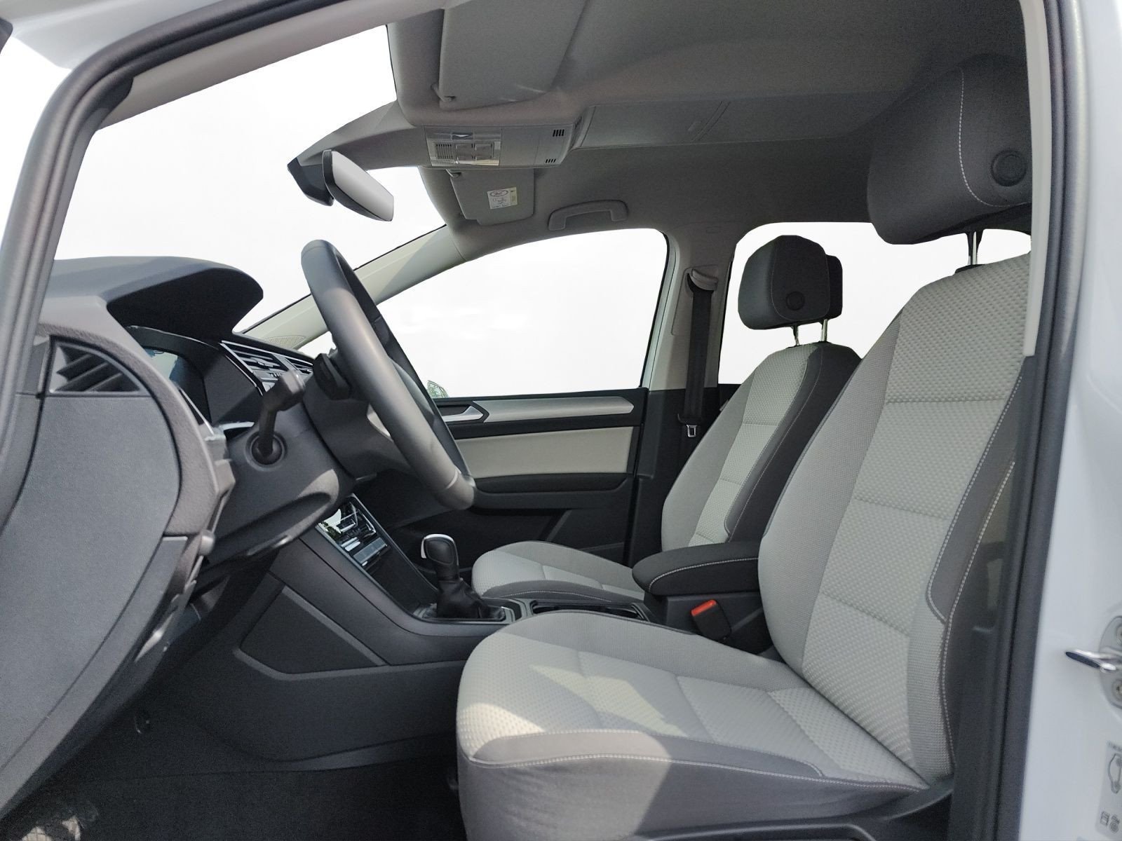 Volkswagen - Touran_4