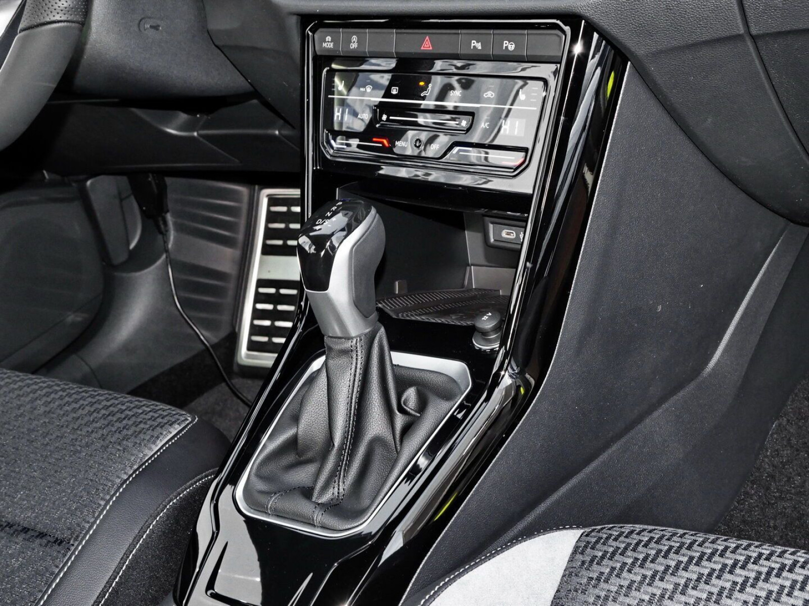 Volkswagen - T-Roc Cabriolet_8