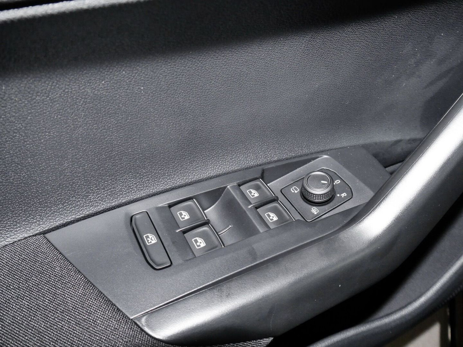 Volkswagen - Polo_9