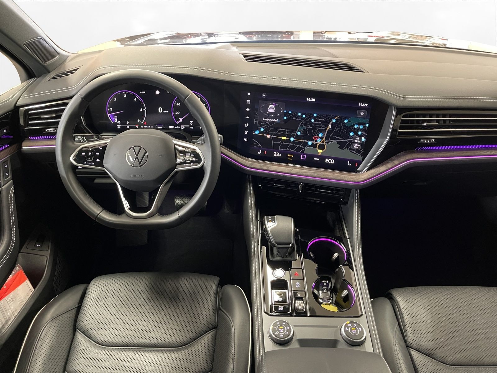 Volkswagen - Touareg_22