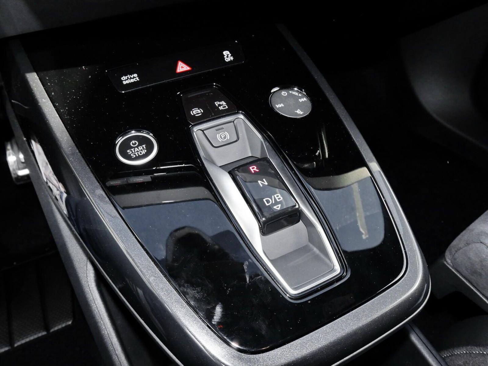 Audi - Q4 Sportback e-tron_13