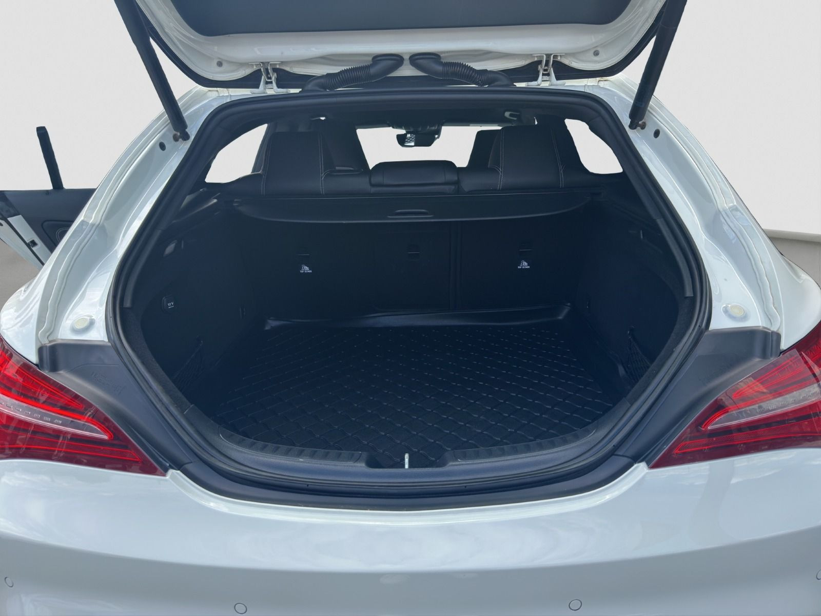 Mercedes-Benz - CLA 200 Shooting Brake_14