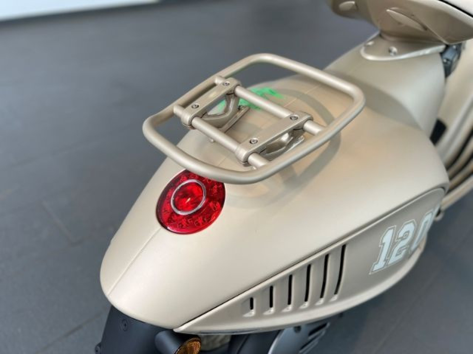 Vespa - _12