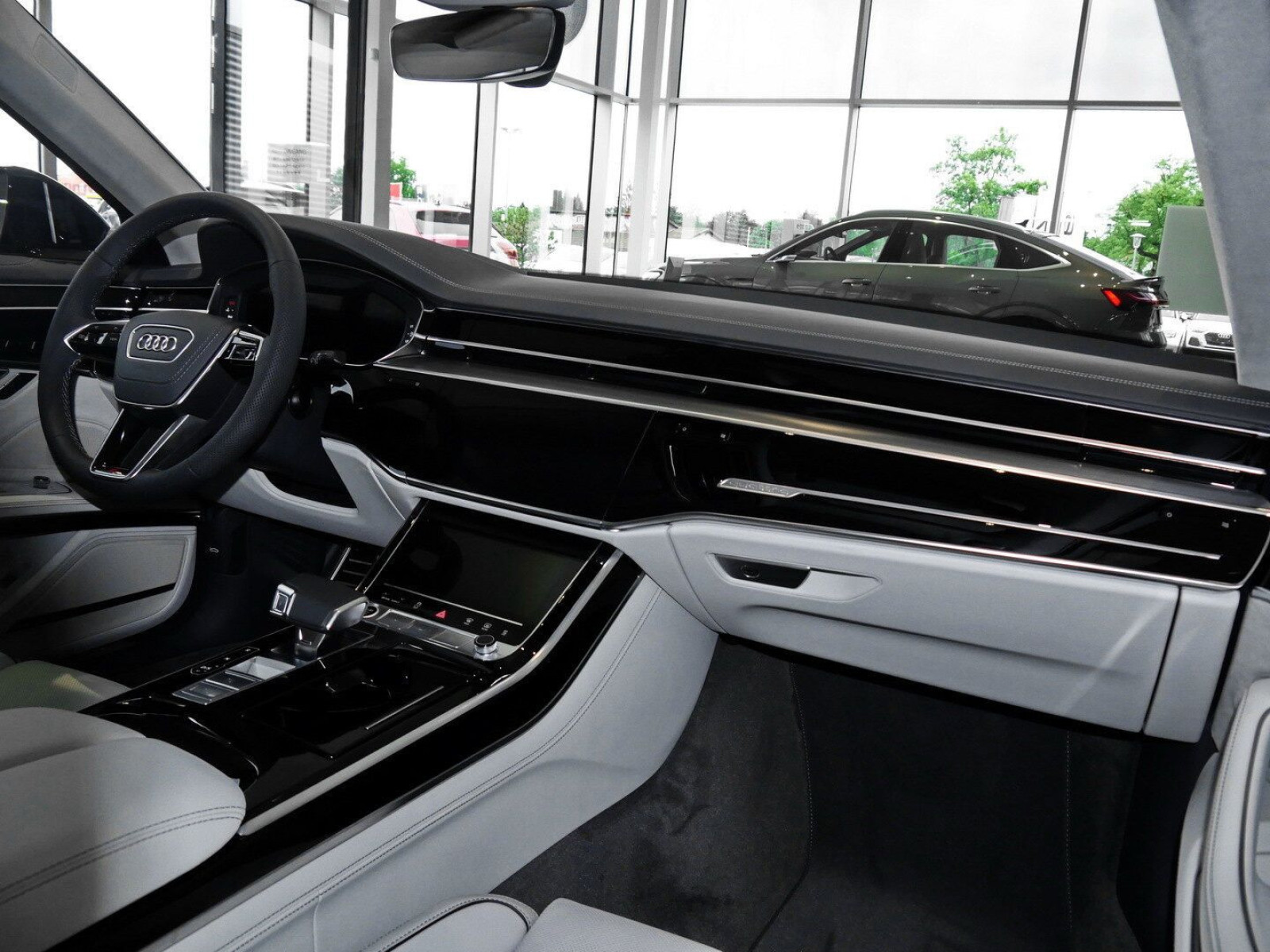 Audi - A8_4