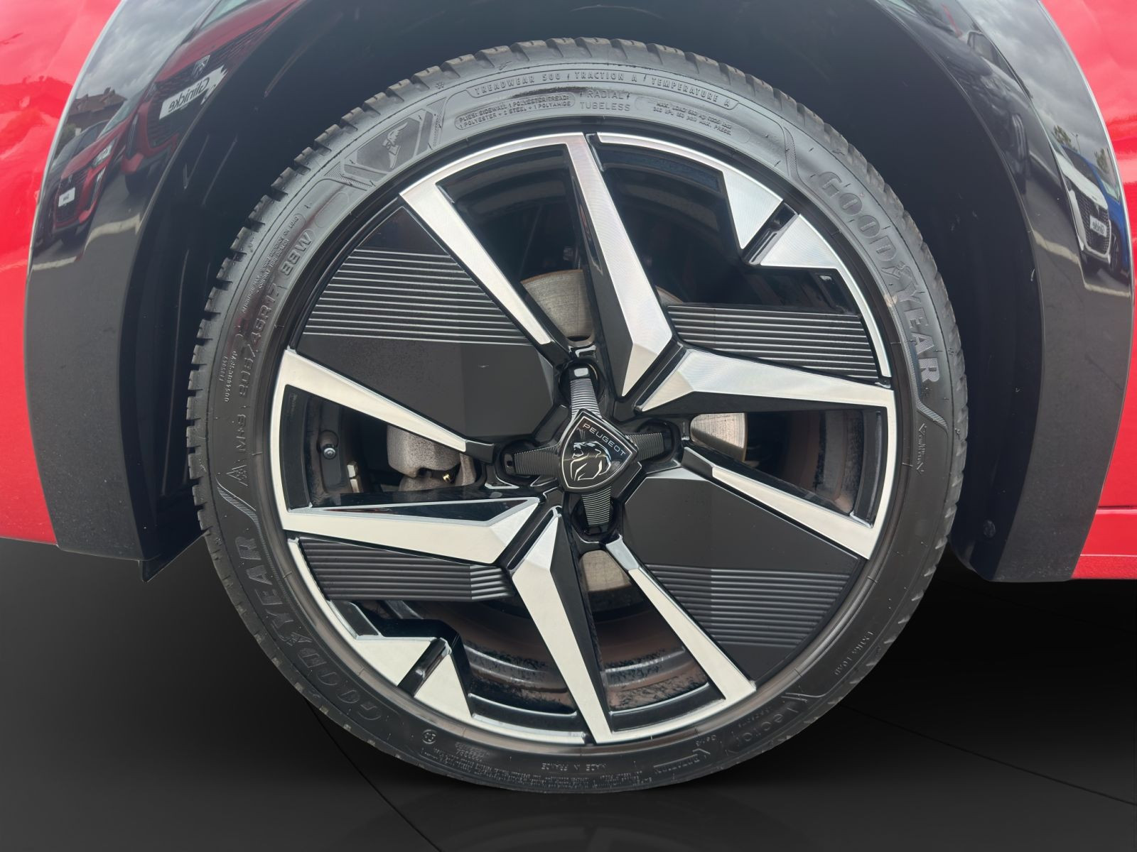 Peugeot - 208_13