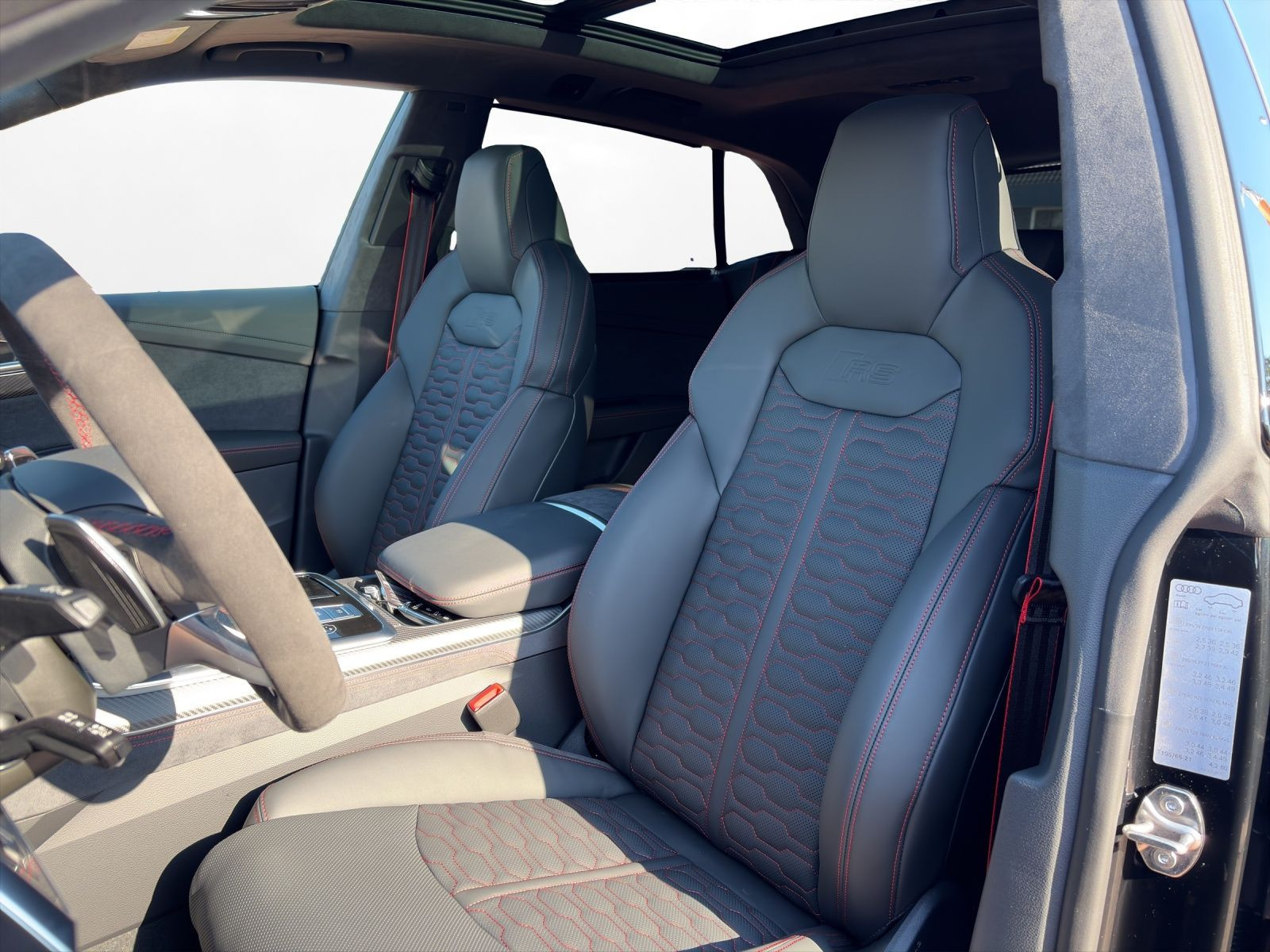 Audi - RS Q8_4