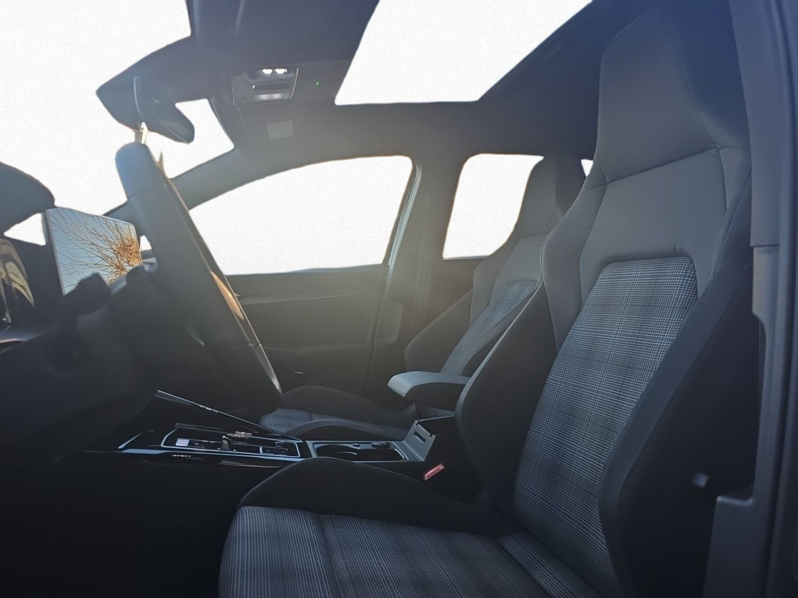 Volkswagen - Golf_9