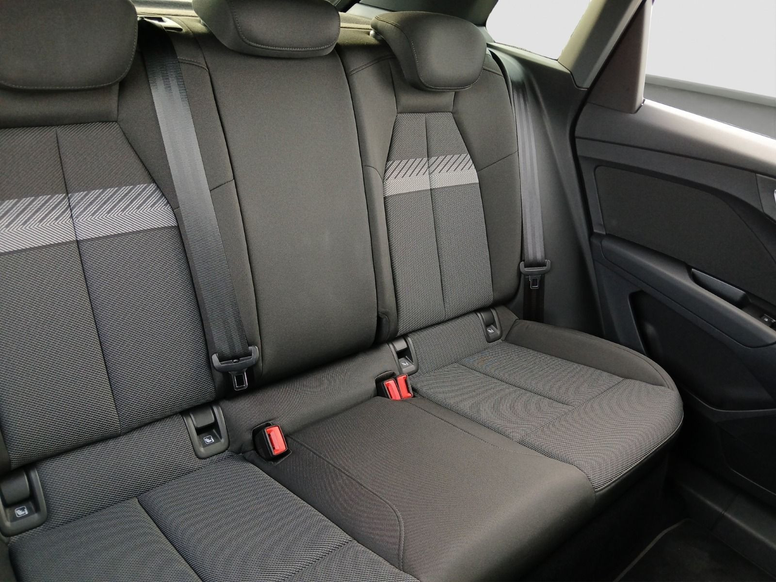 Audi - Q4_20