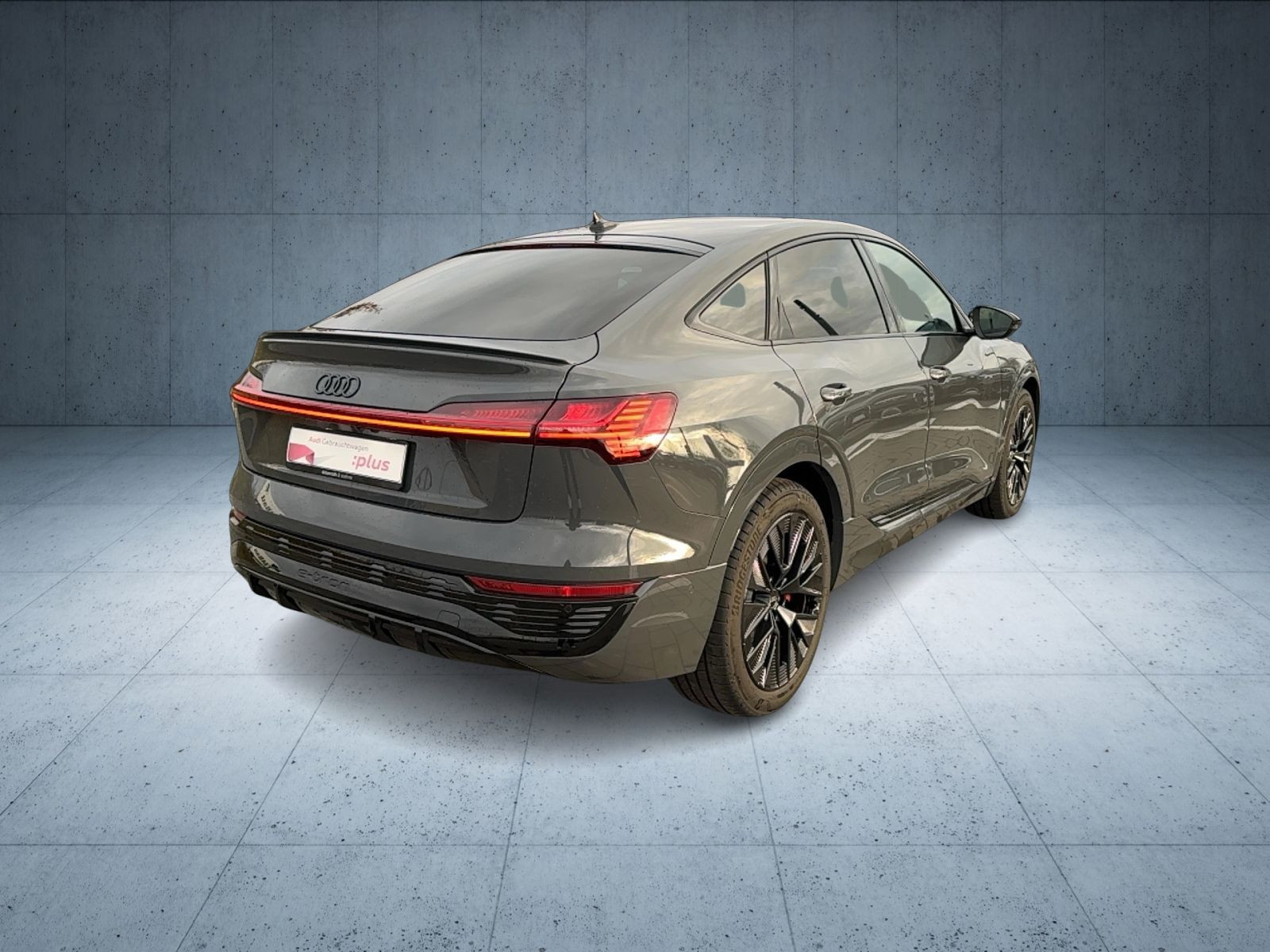 Audi - Q8 Sportback e-tron_7