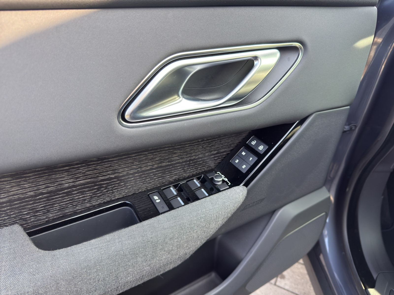 Land Rover - Range Rover Velar_12