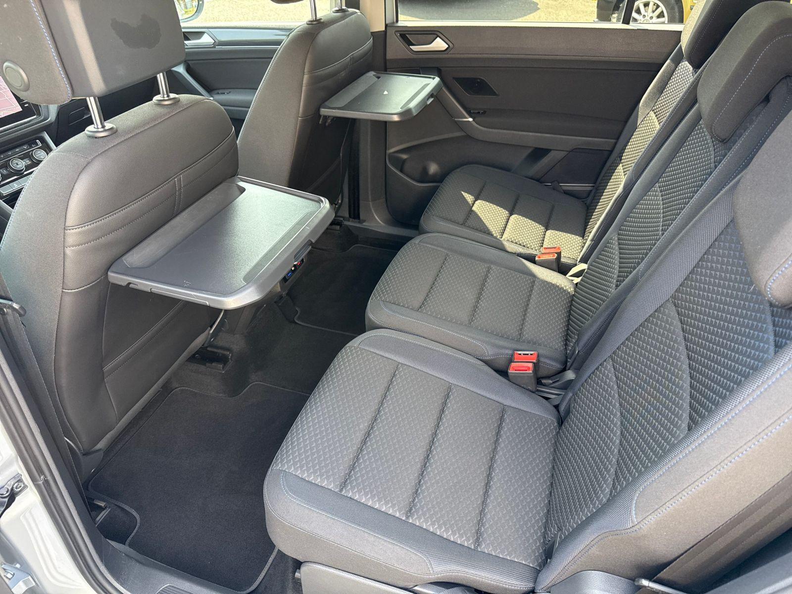 Volkswagen - Touran_14