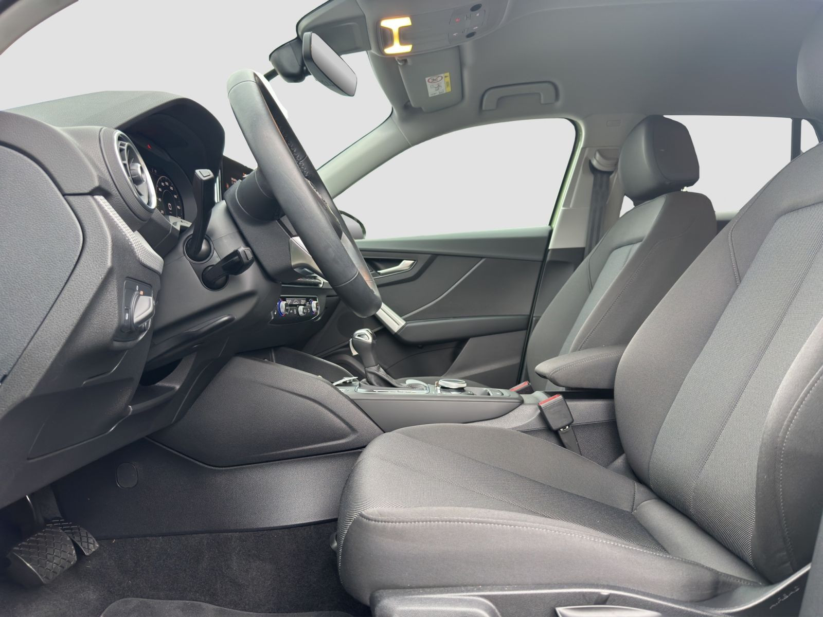 Audi - Q2_8
