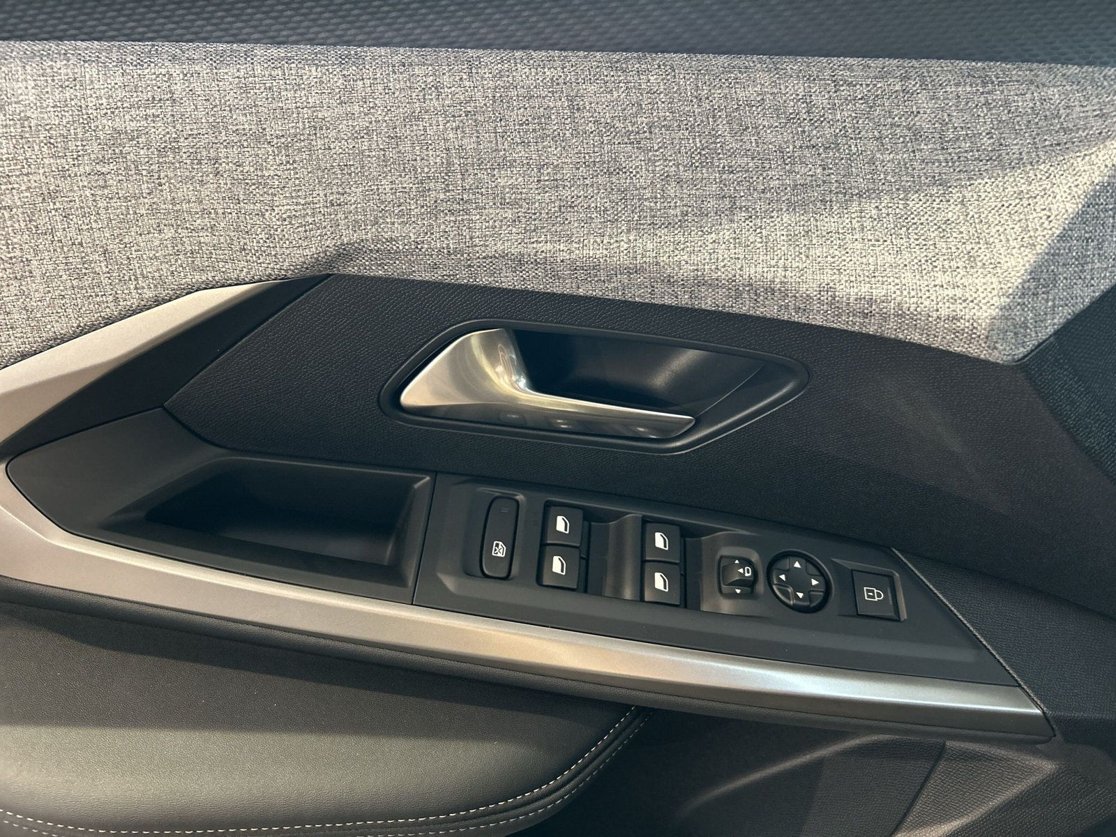 Peugeot - 5008_12