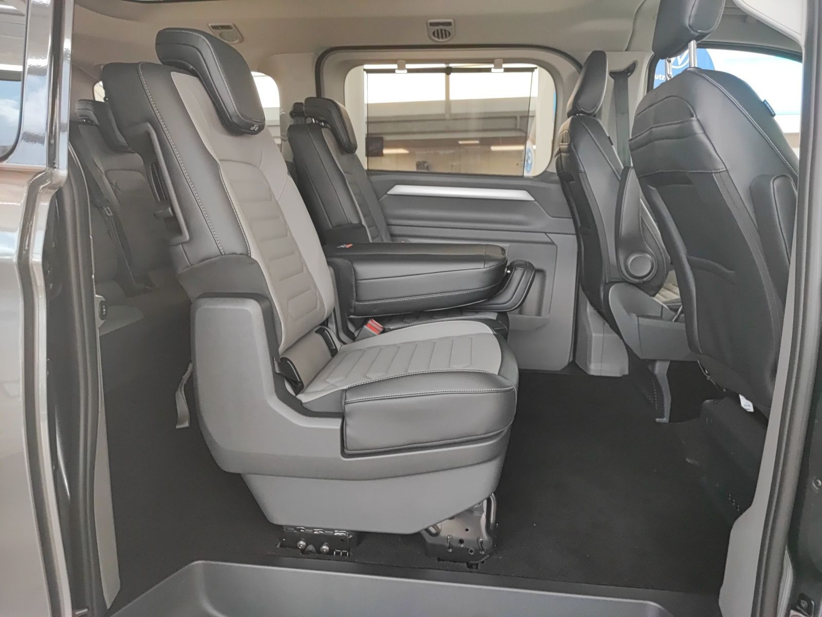 Volkswagen - T7 Caravelle_14