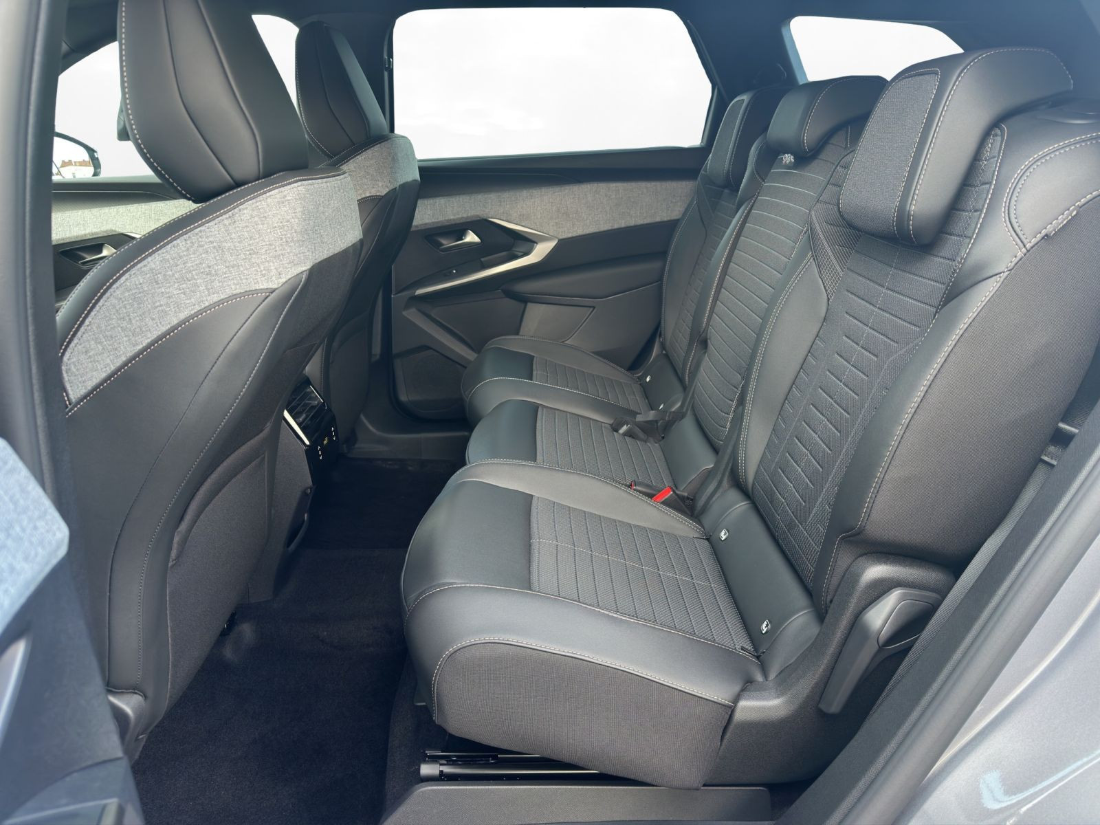 Peugeot - 5008_12