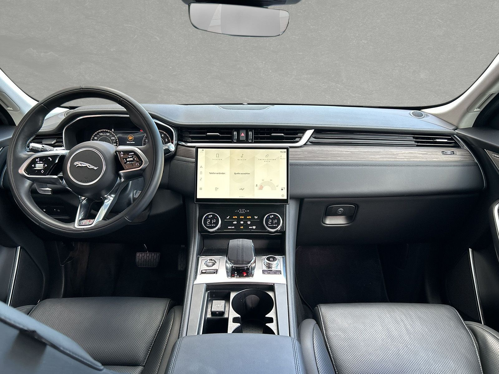 Jaguar - F-Pace_4