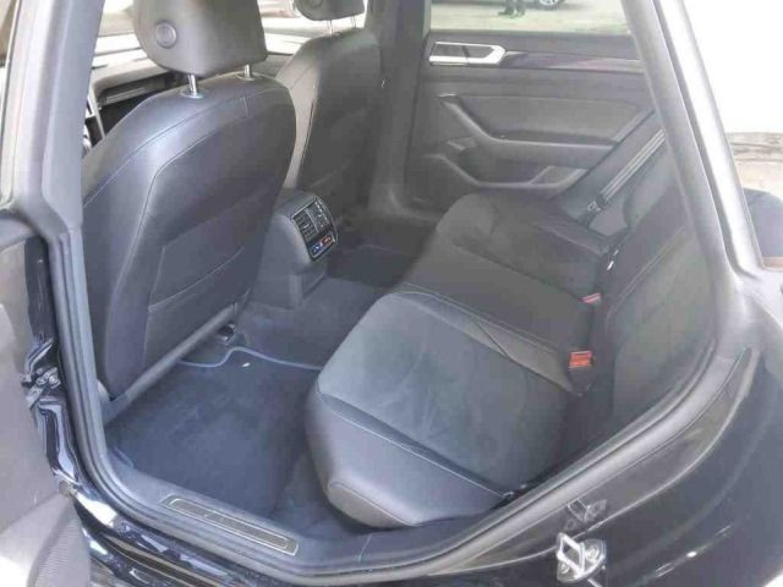 Volkswagen - Arteon Shooting Brake_7 Volkswagen - Arteon Shooting Brake_7