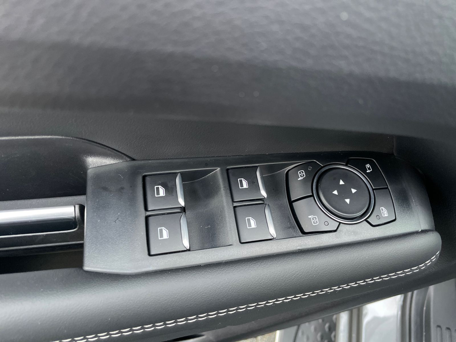 Volkswagen - Amarok_13