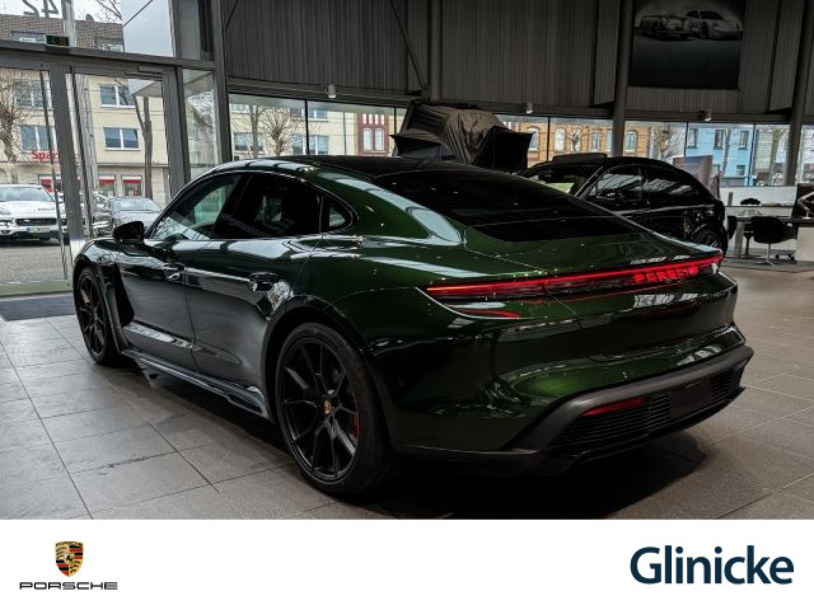 Porsche - Taycan_3