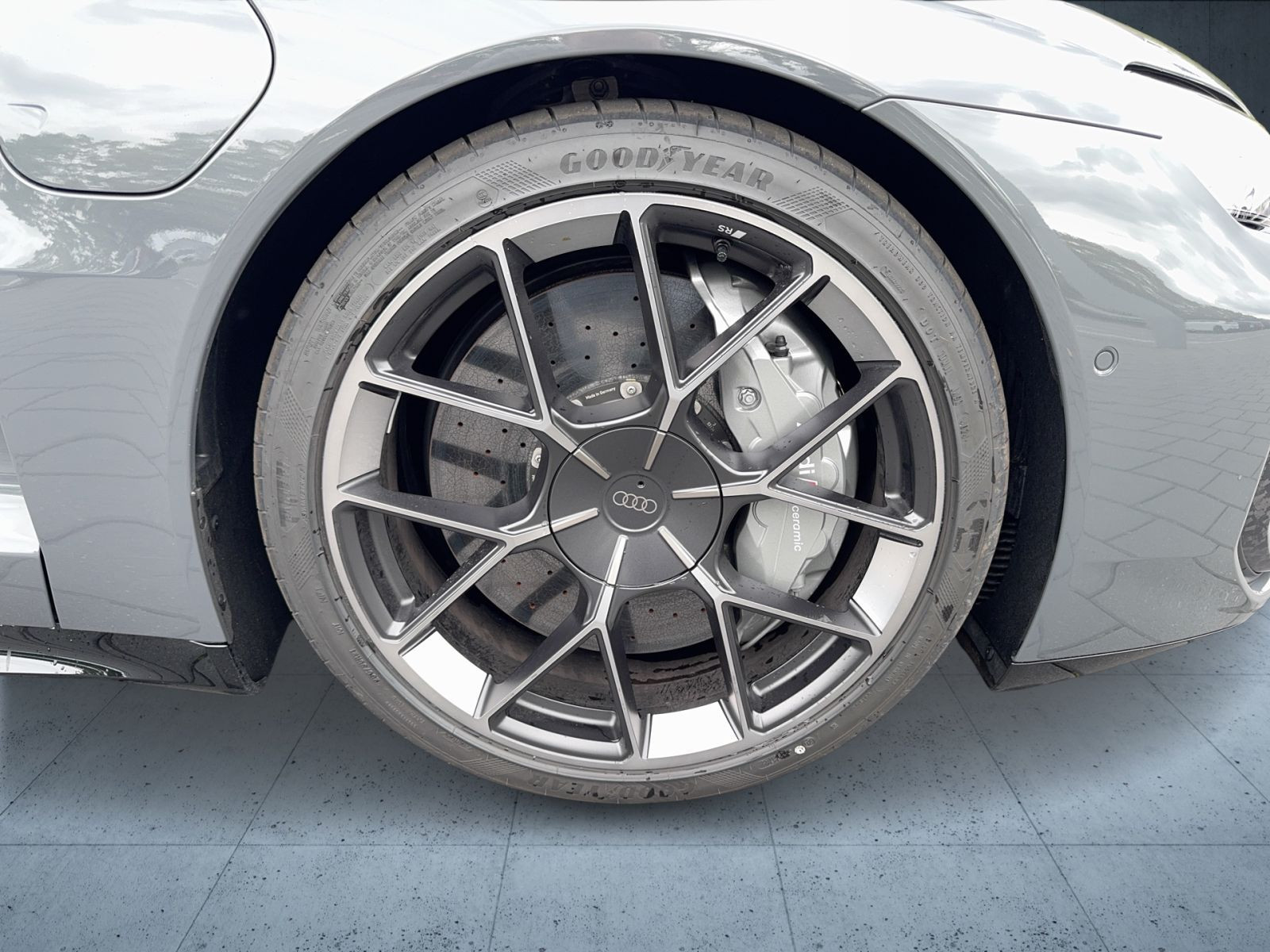 Audi - RS e-tron GT_7