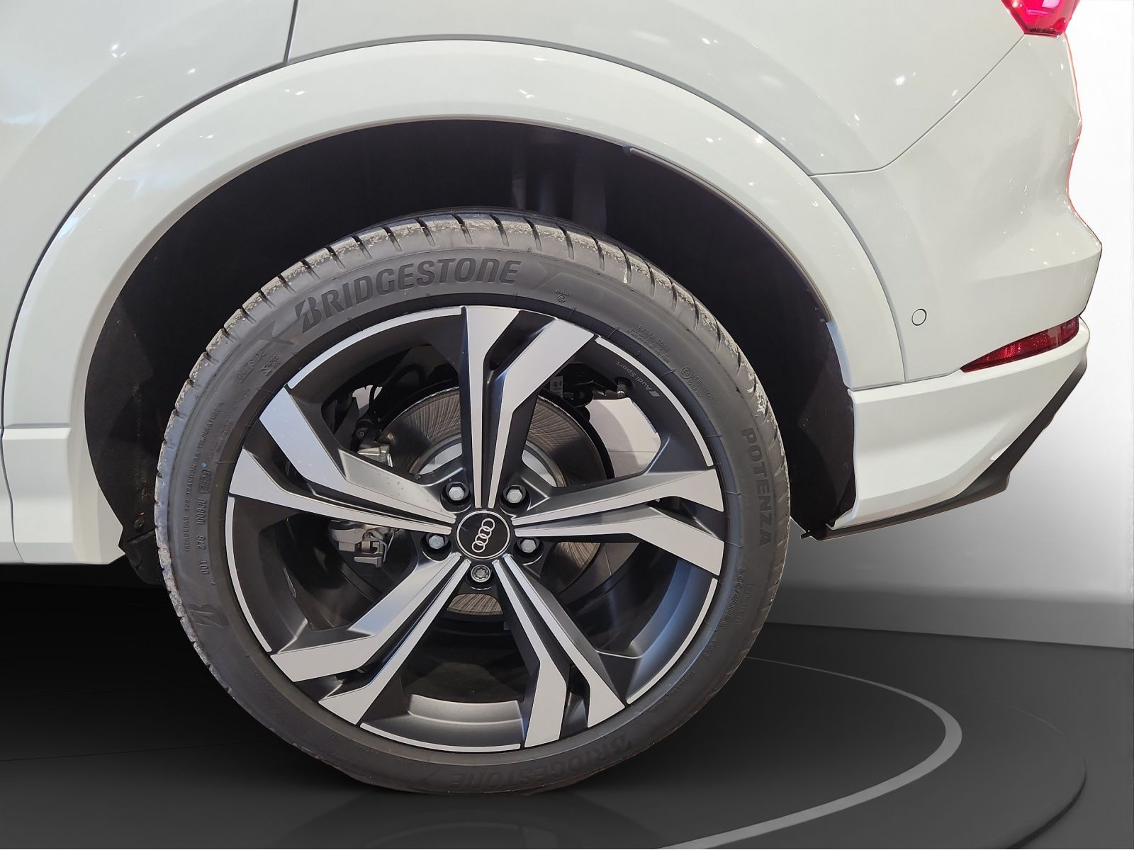 Audi - Q3_7