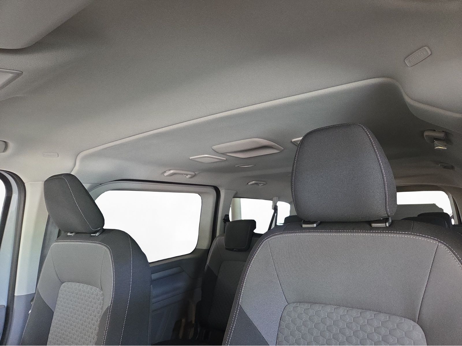 Volkswagen - T7 Caravelle_13
