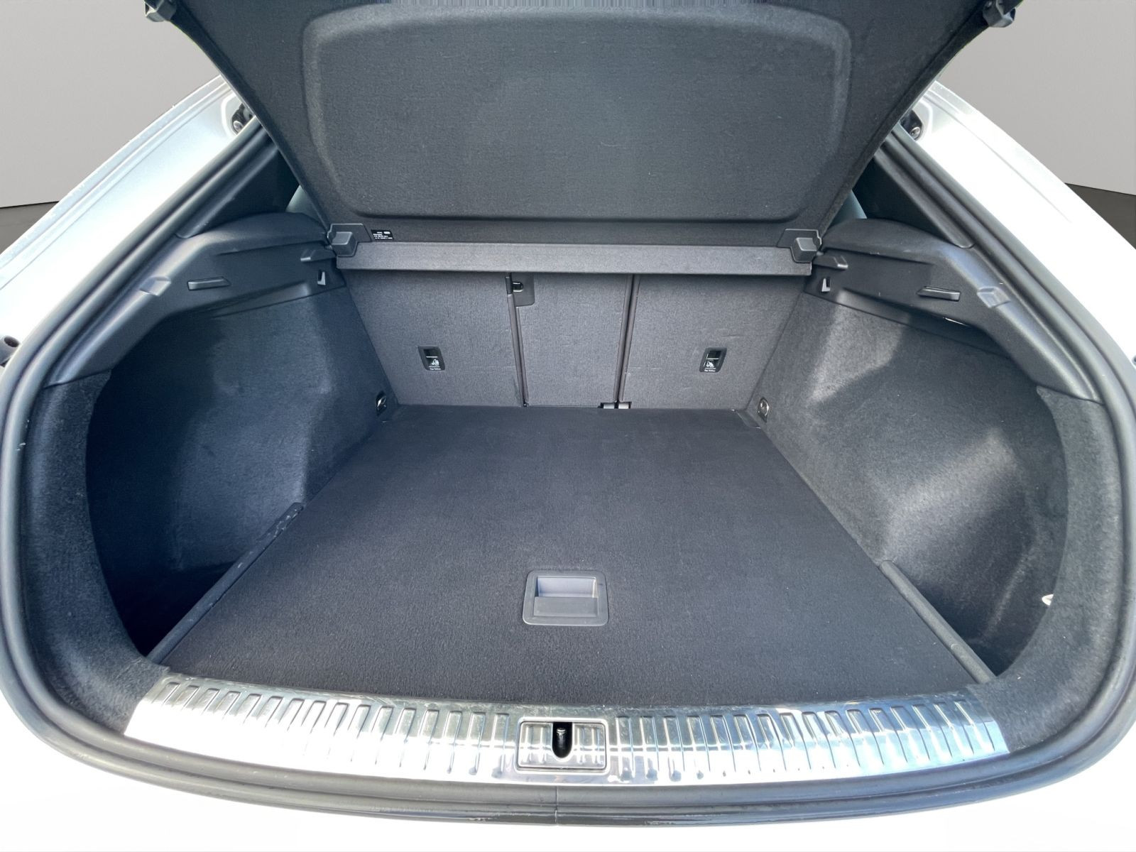 Audi - Q3_20
