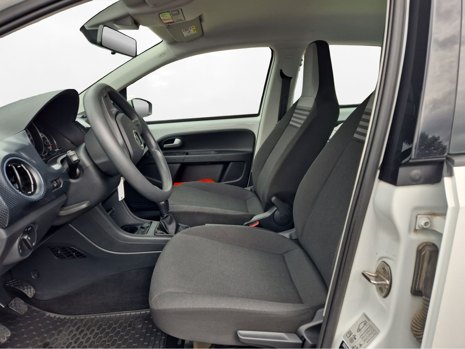 Volkswagen - up!_4