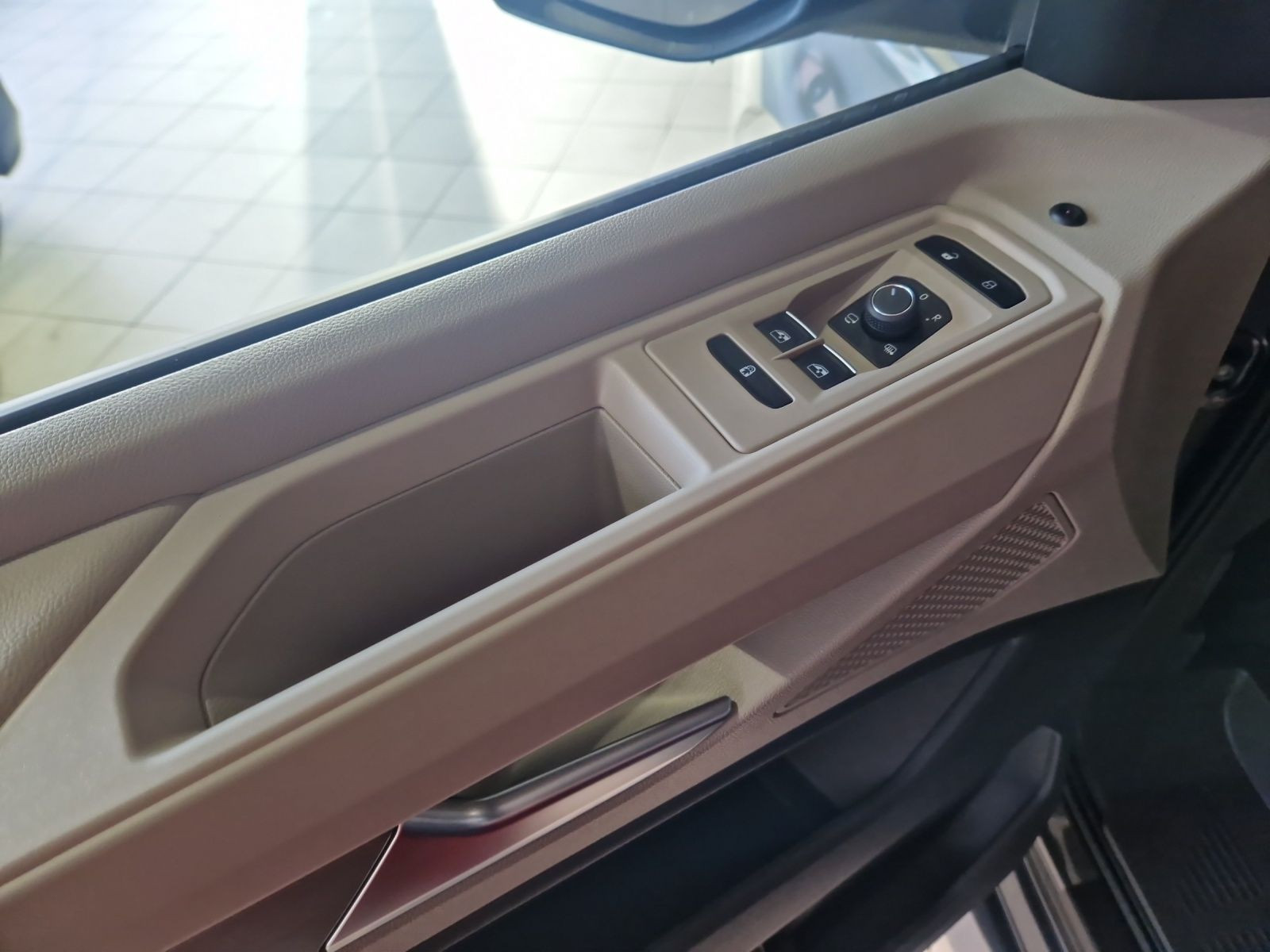 Volkswagen - California_12