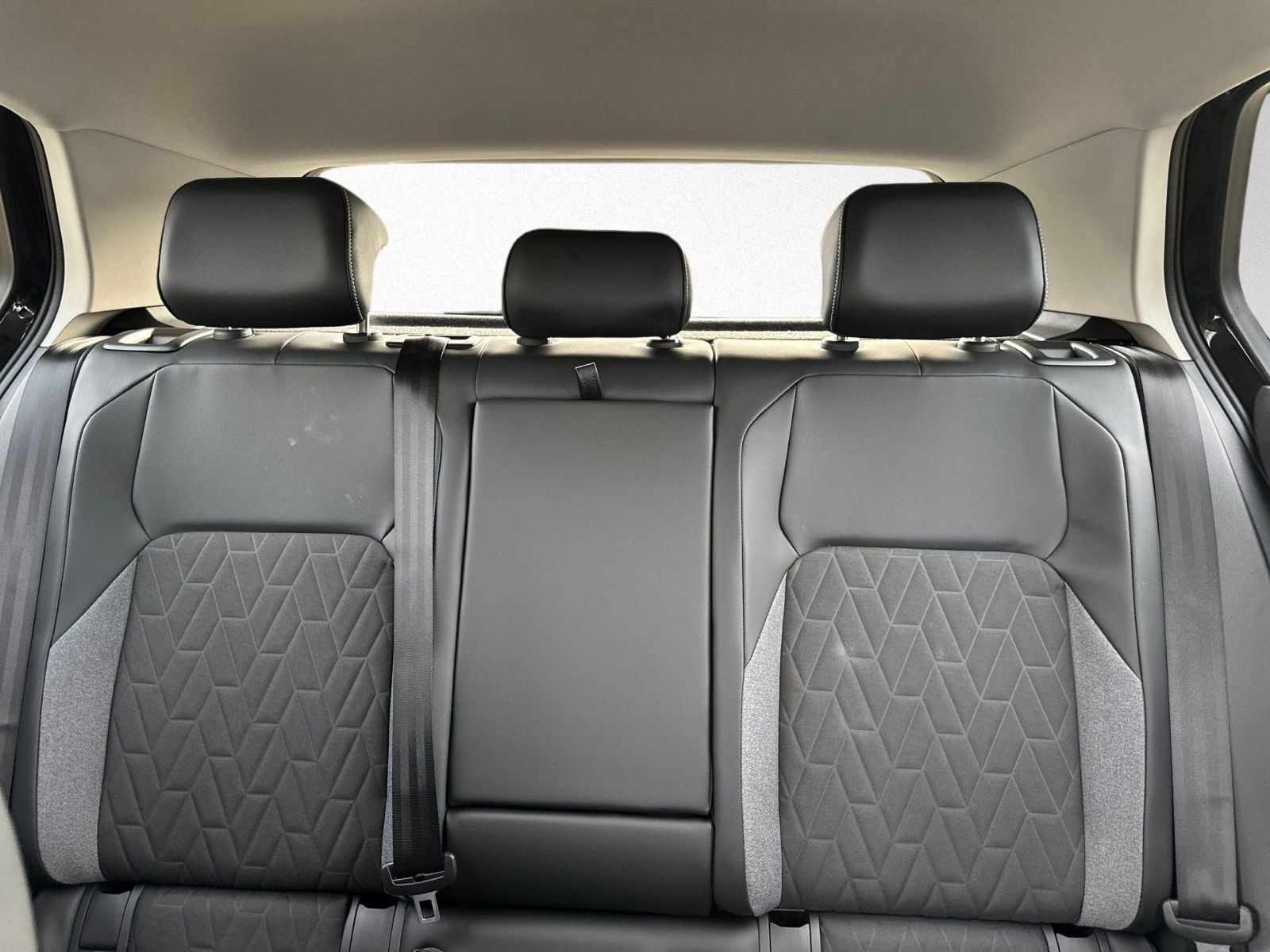 Volkswagen - Golf_11