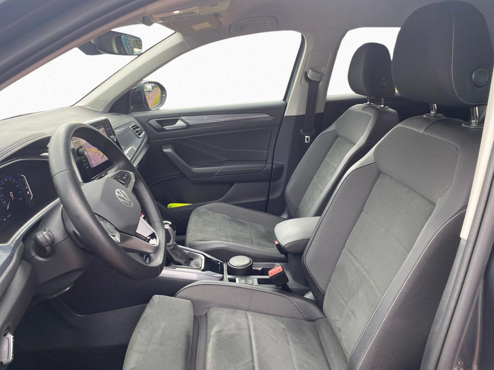 Volkswagen - T-Roc_10