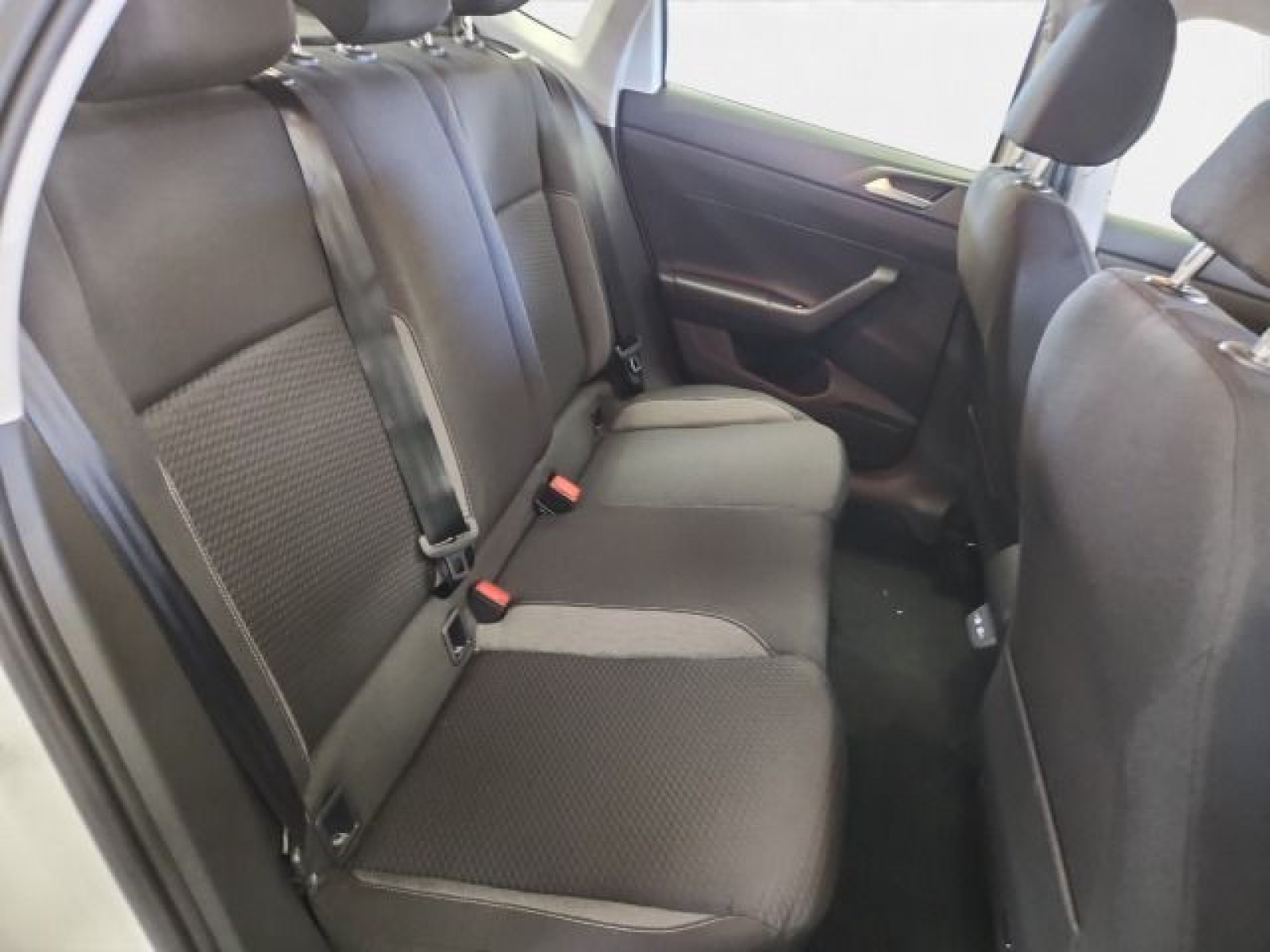 Volkswagen - Polo_16