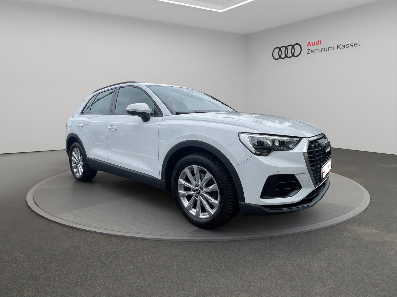 Audi - Q3_9
