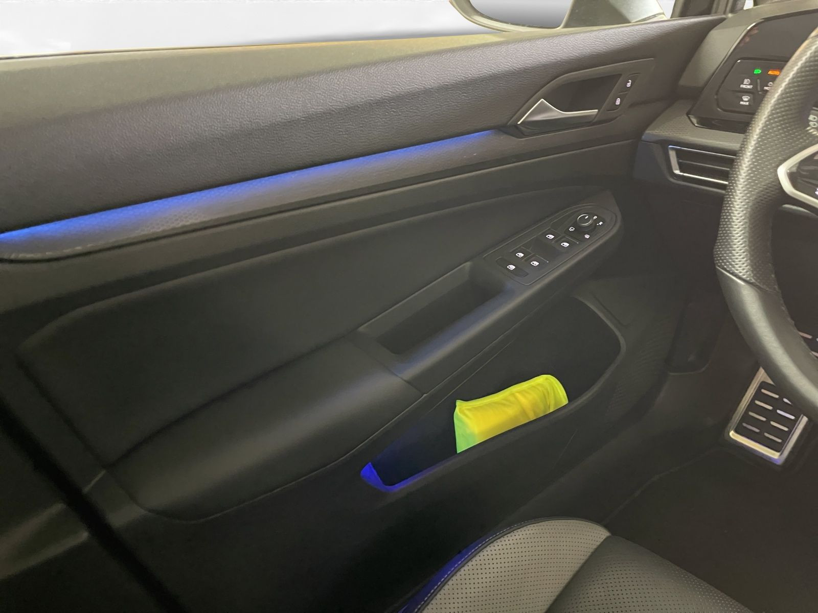 Volkswagen - Golf_12