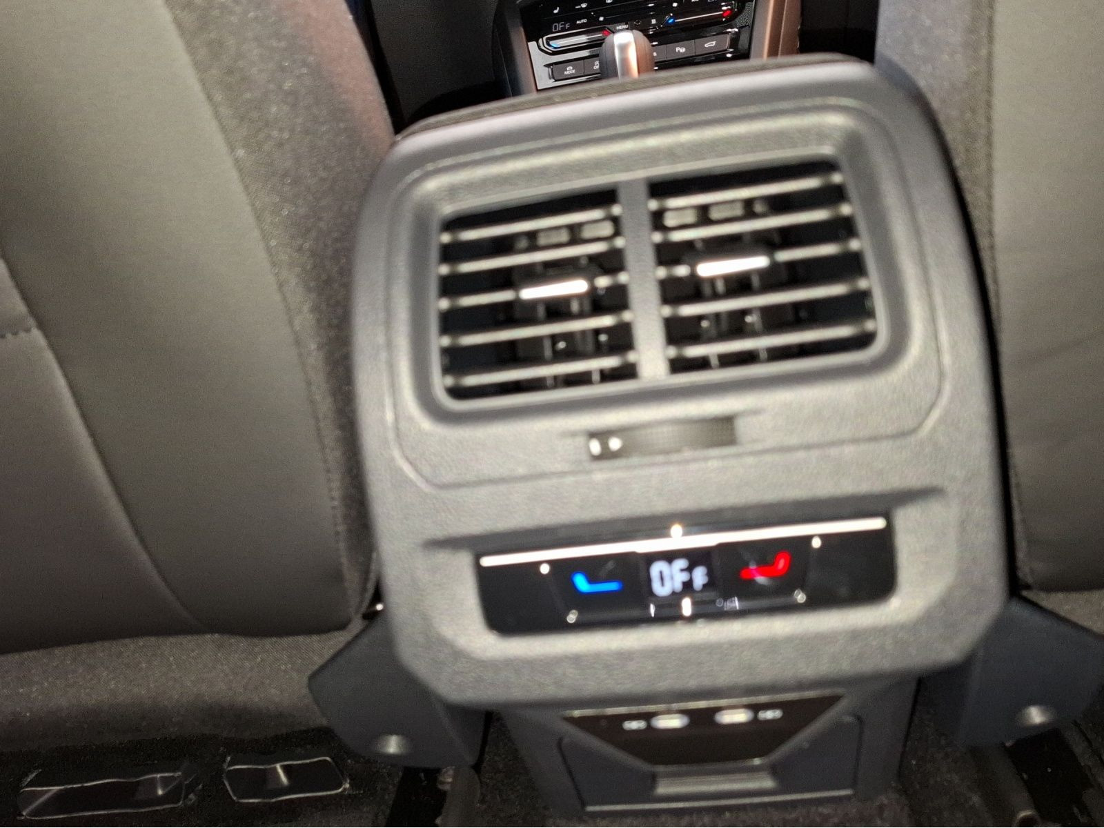 Volkswagen - Touran_13