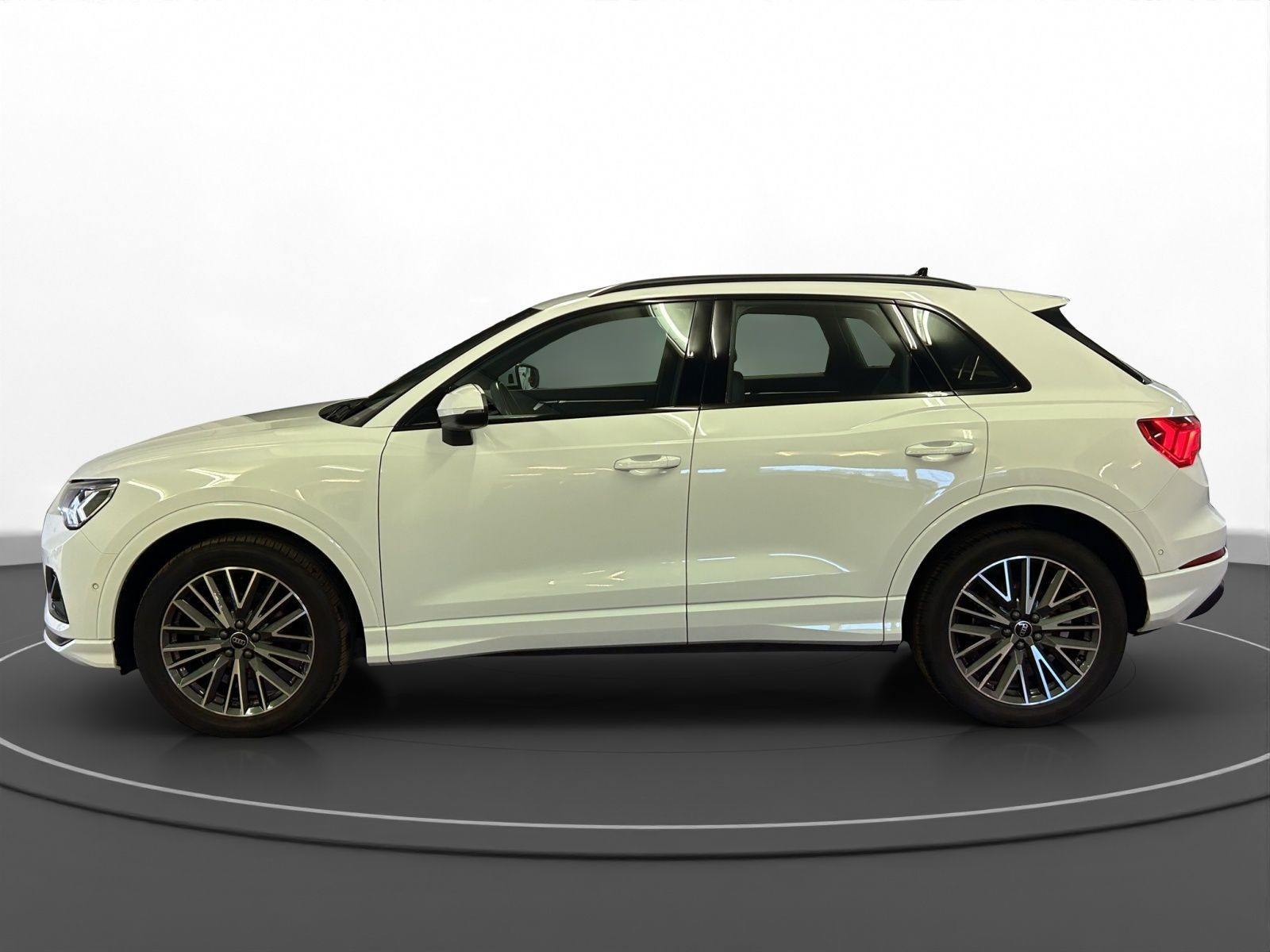 Audi - Q3_8 Audi - Q3_8