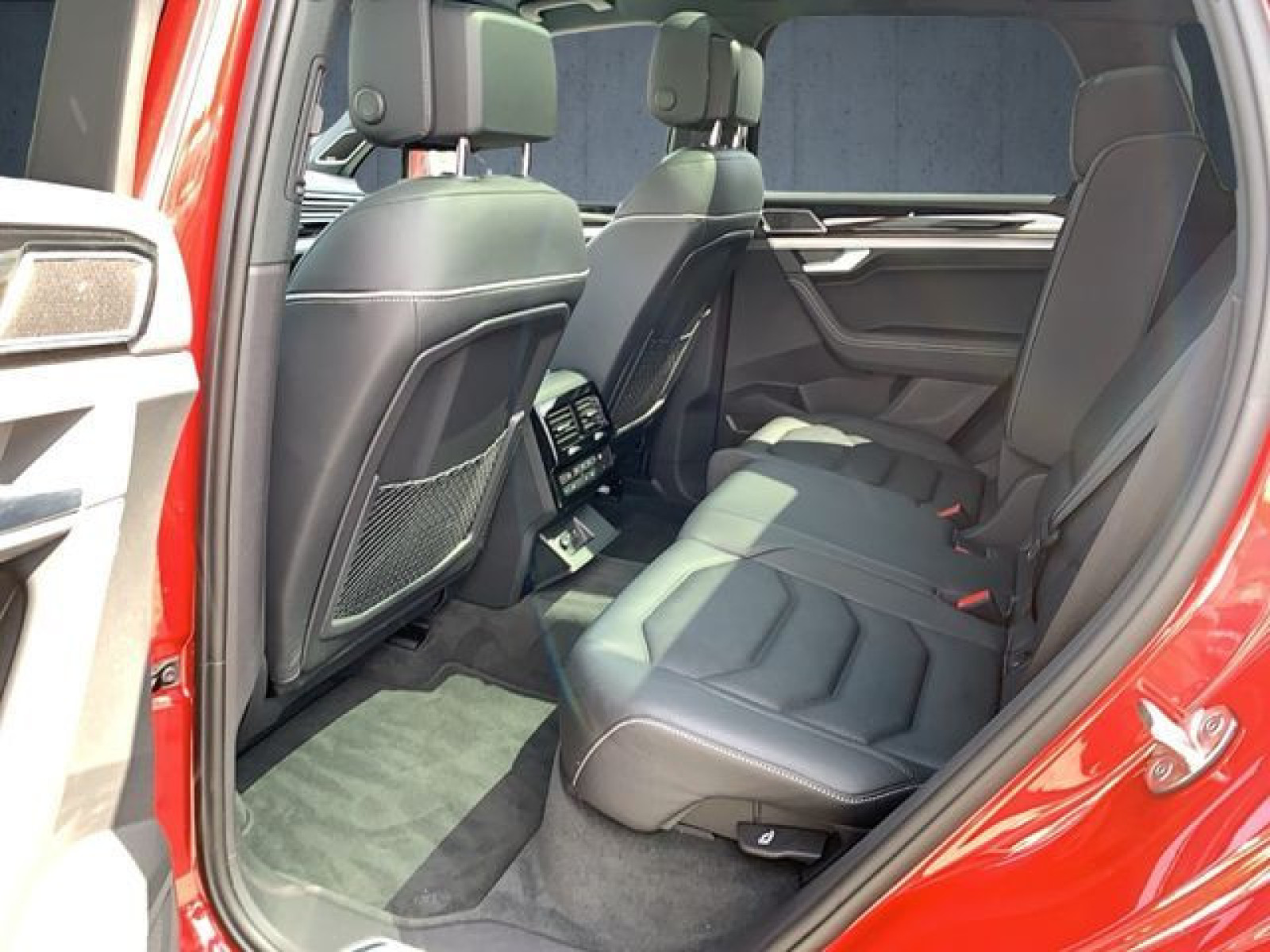 Volkswagen - Touareg_14