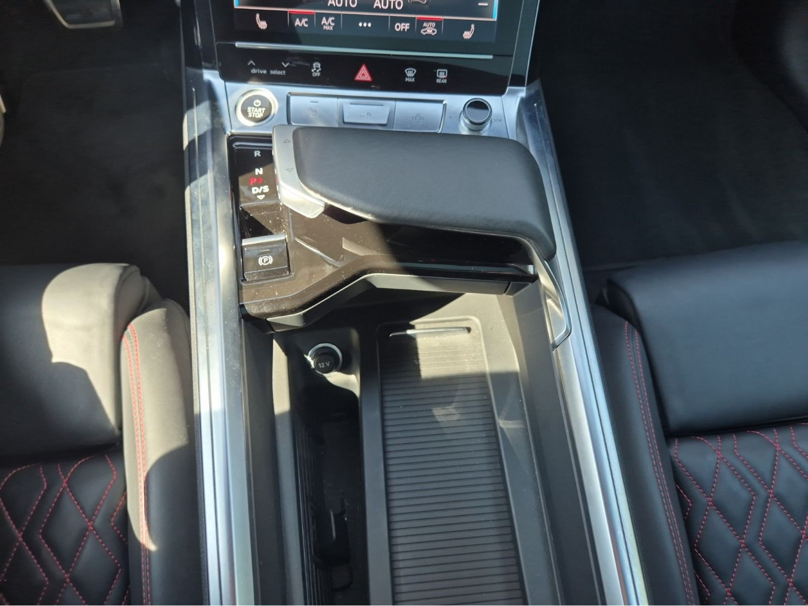 Audi - Q8 e-tron_17