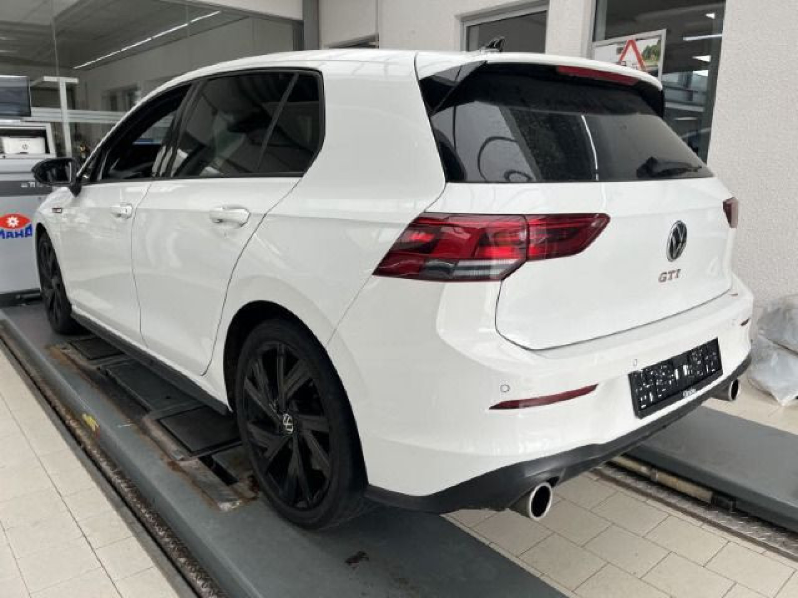 Volkswagen - Golf GTI_4