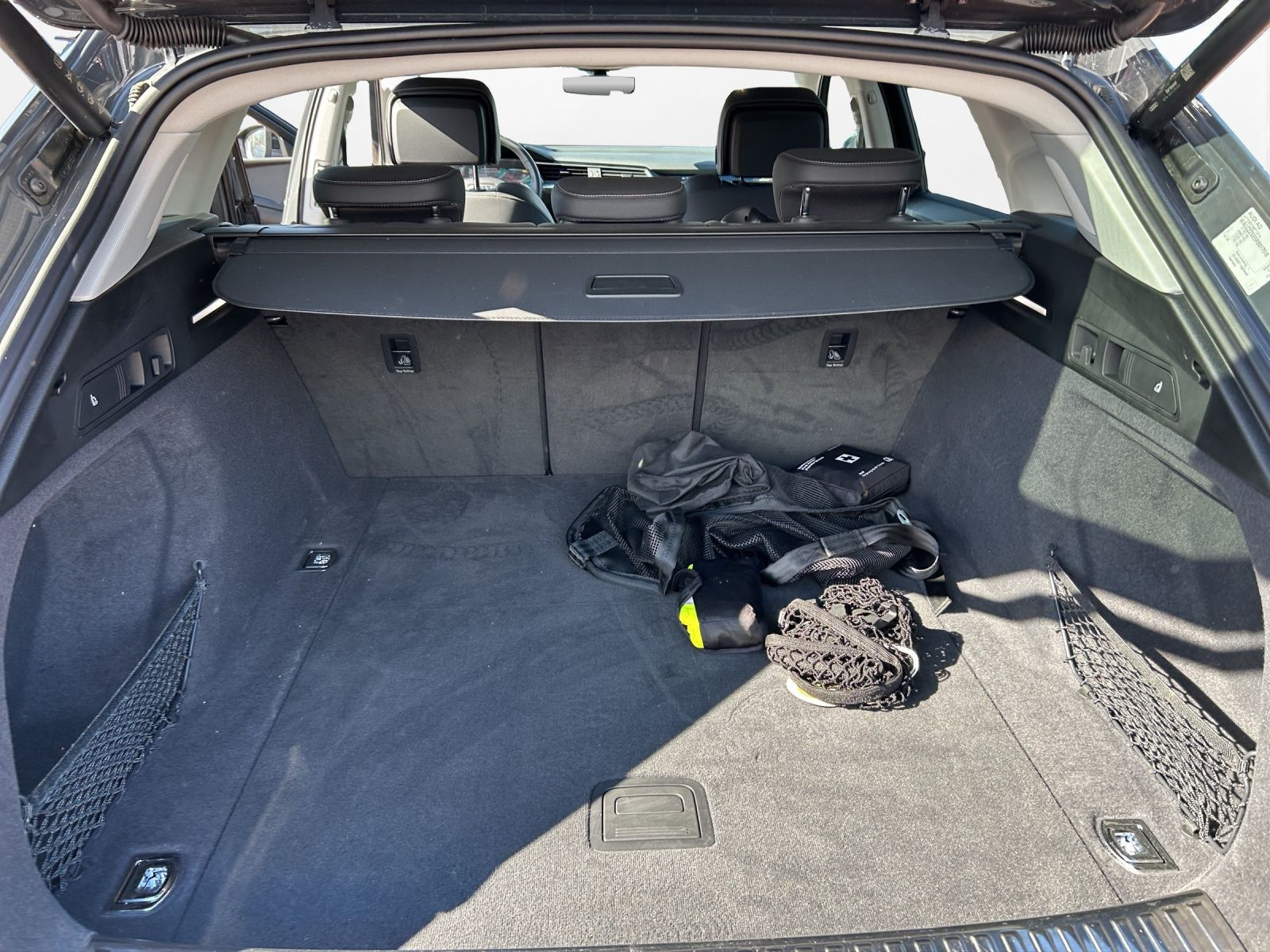 Audi - Q8 e-tron_12